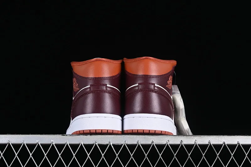 All Categories Air Jordan Jordan Series Basketball Shoes Air Jordan 1 Mid Air Jordan 1 Mid AJ1 Joe 1 Caramel Brown Chinese Cultural Leisure Sneakers BQ6472-200